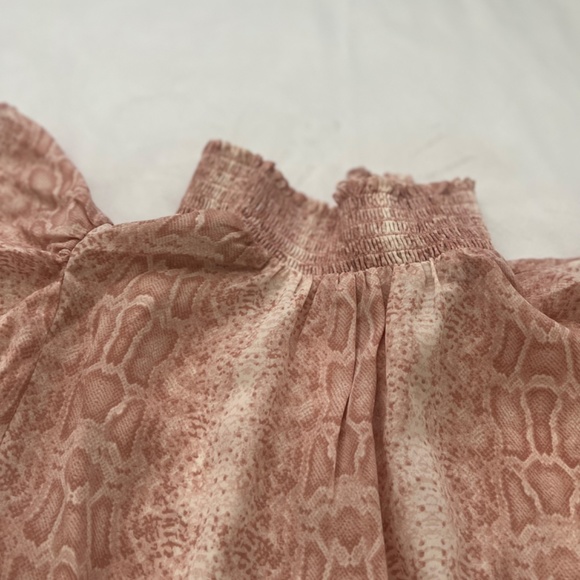 Shine star, large summer pink snake skin top - Picture 5 of 7